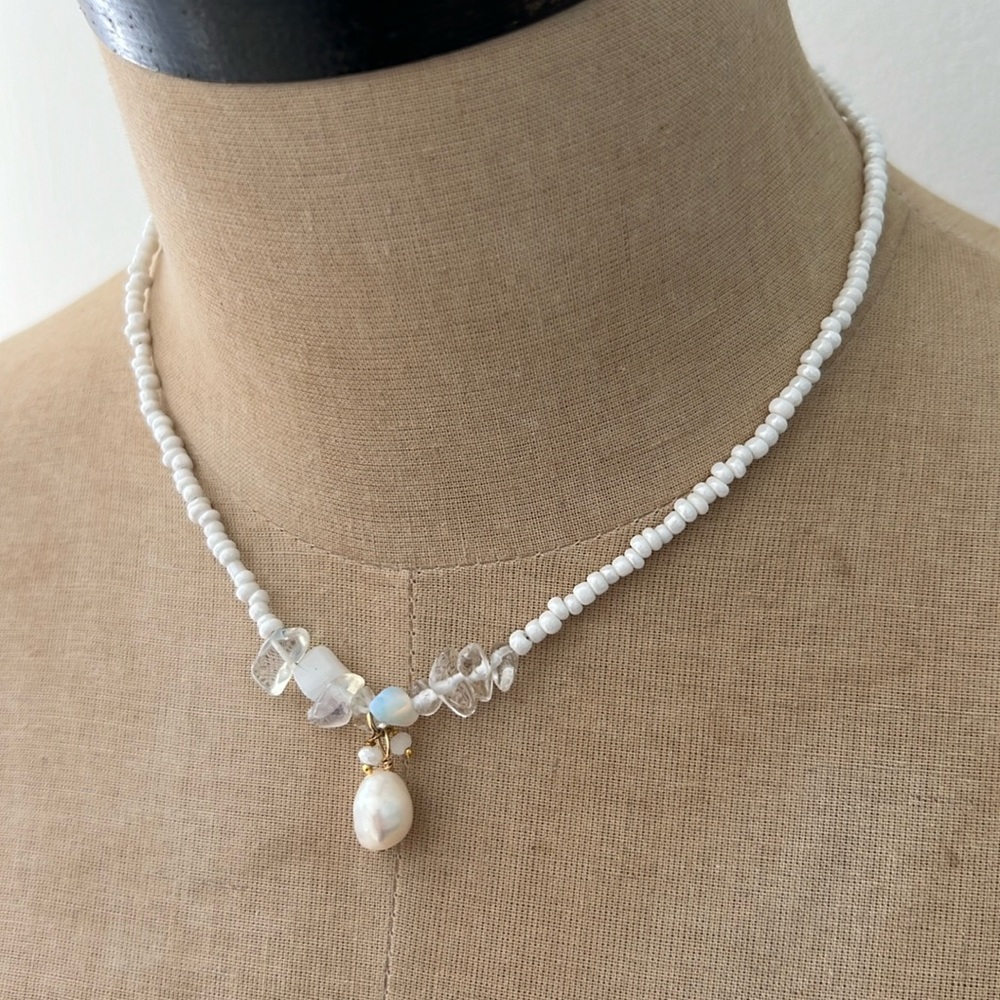 NEW White beaded iridescent necklace choker